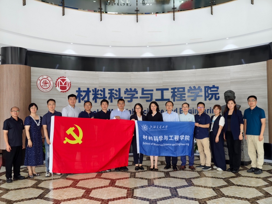 图片包含 人, 室内, 人们, 建筑

AI 生成的内容可能不正确。